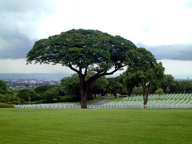 217 2 American Cemetery in Manila Philipin (2003) 1.jpg